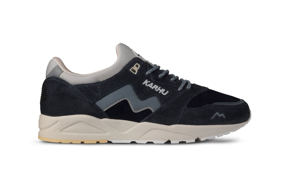 Aria 95 India Ink / Stormy Weather | Karhu US