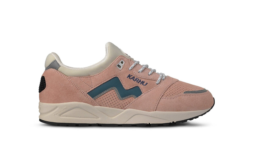 Aria 95 Cameo Rose / Blue Mirage - F803125 Lifestyle sneakers | Karhu near me