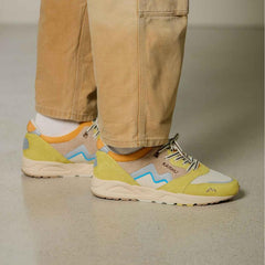 Aria 95 - Cream Gold / Warm Taupe | Karhu on sale