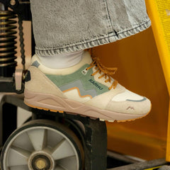 Aria 95 Mölkky pack Turtledove / Iceberg Green - Sneakers | Karhu for sale