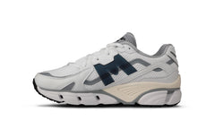 Super Fulcrum White / Deep Navy - Lifestyle shoes | Karhu on sale