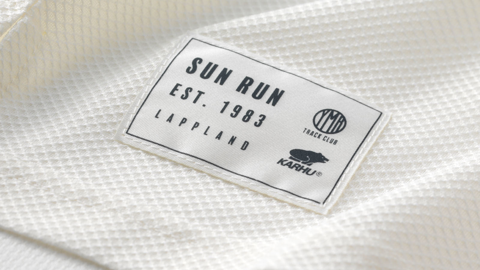 SUN RUN SINGLET WOMEN'S - OFF WHITE/ESTATE BLUE | Karhu near me