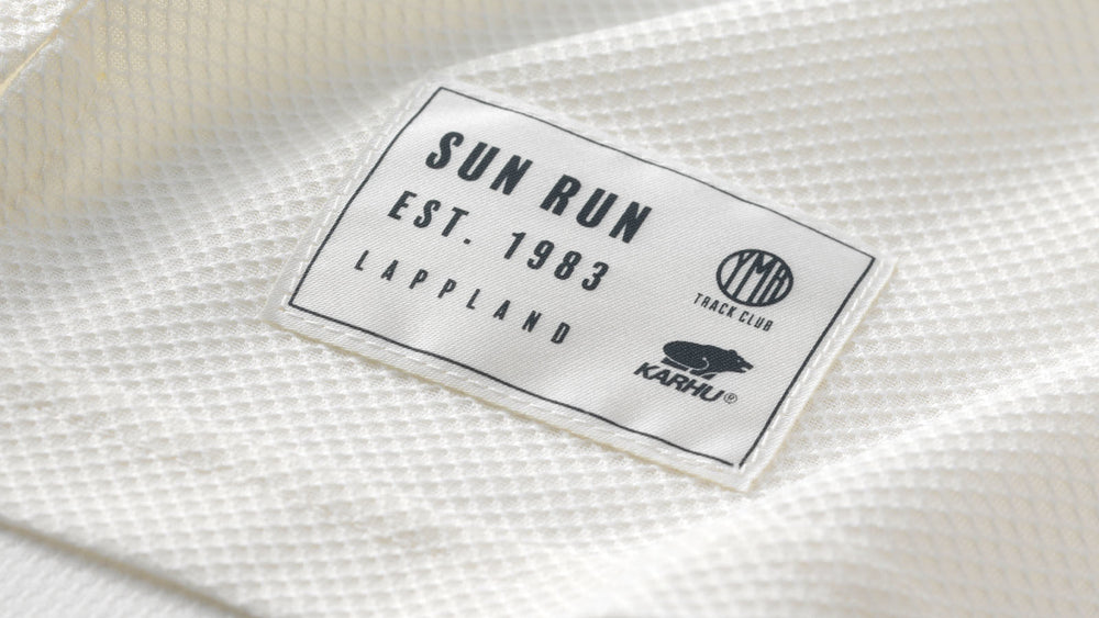 SUN RUN SINGLET WOMEN'S - OFF WHITE/ESTATE BLUE | Karhu near me