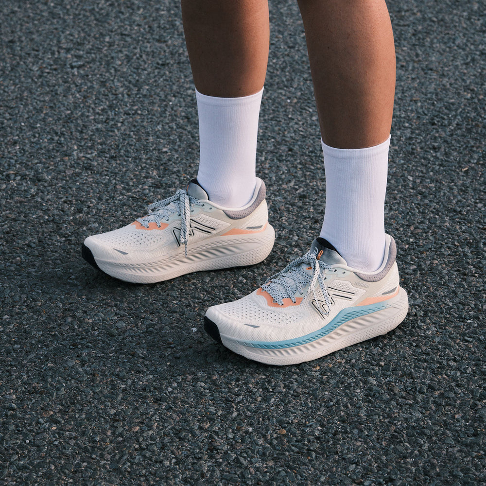 Women's Mestari Run 2.0 - Egret / Peach Cobbler | Karhu on sale