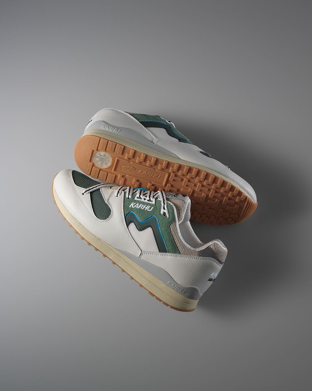 Synchron ClassicLily White / Forest Green | Karhu discount