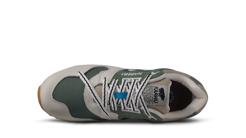 Synchron ClassicLily White / Forest Green | Karhu discount