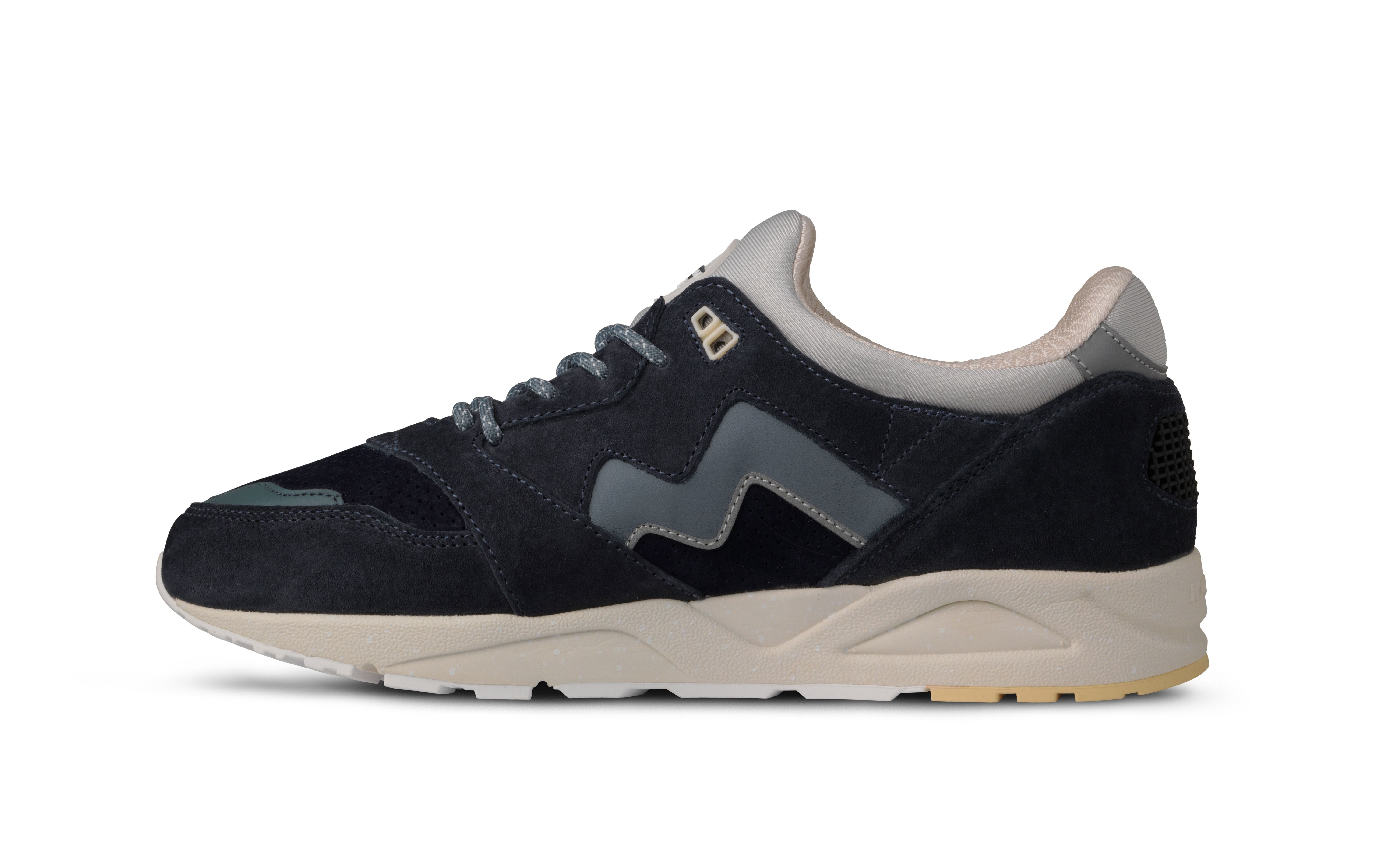 Aria 95 India Ink / Stormy Weather | Karhu US