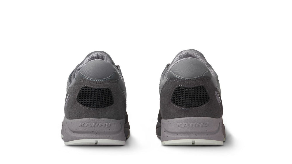 Aria 95 Smoked Pearl / Caviar | Karhu online