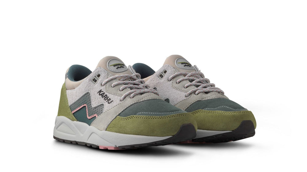 aria 95 - sphagnum / dark forest | Karhu for sale