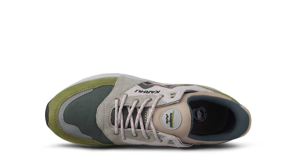 aria 95 - sphagnum / dark forest | Karhu for sale