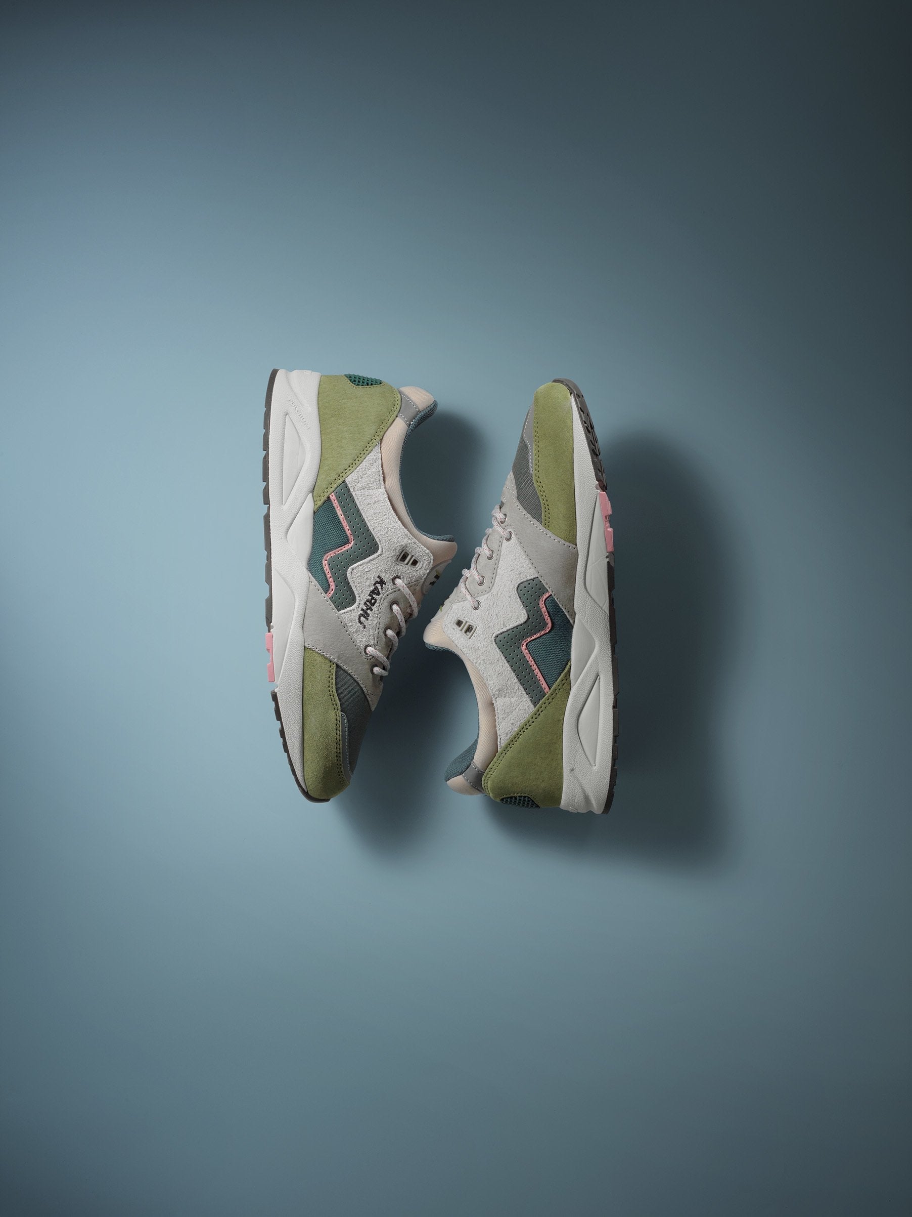 aria 95 - sphagnum / dark forest | Karhu for sale