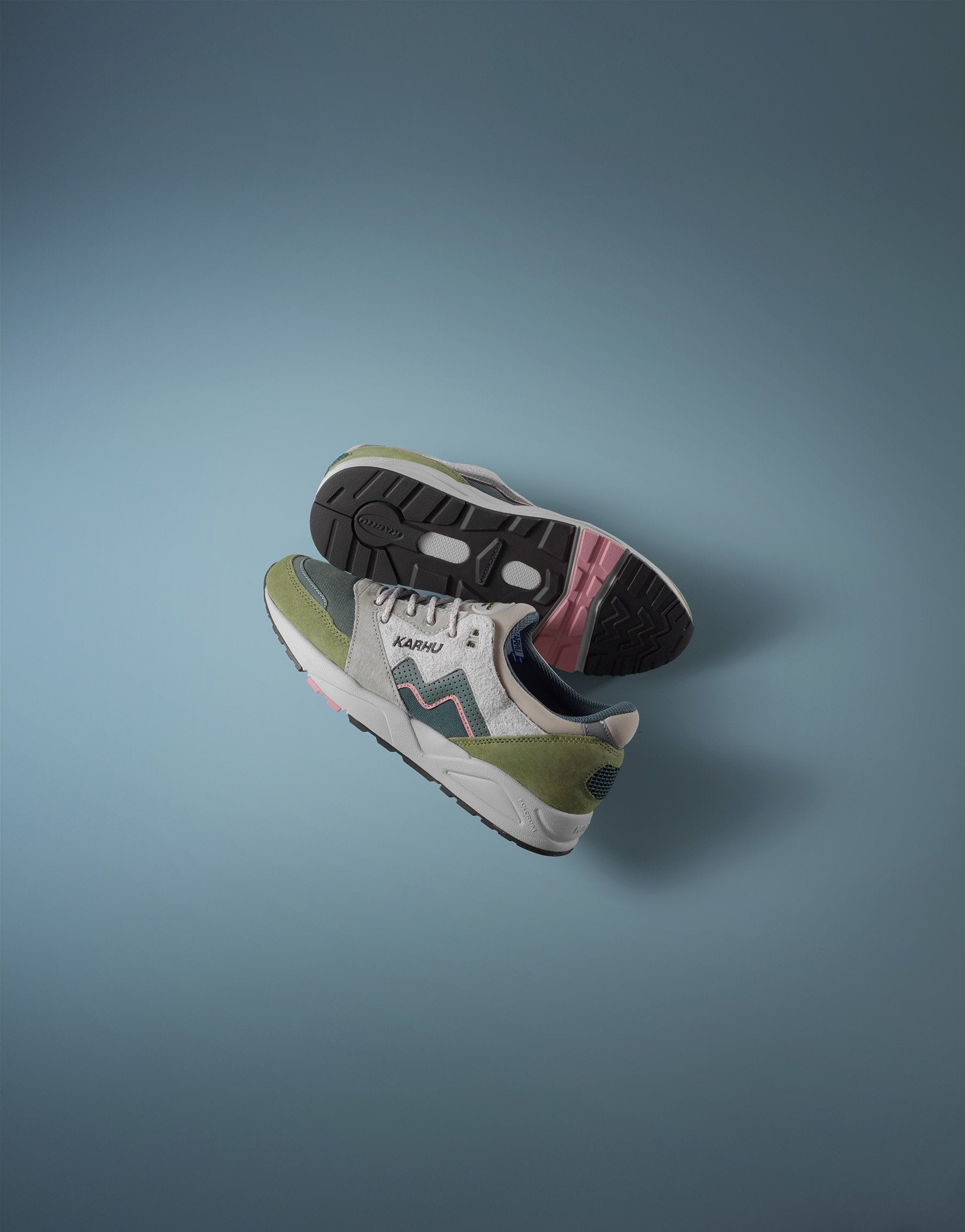 aria 95 - sphagnum / dark forest | Karhu for sale