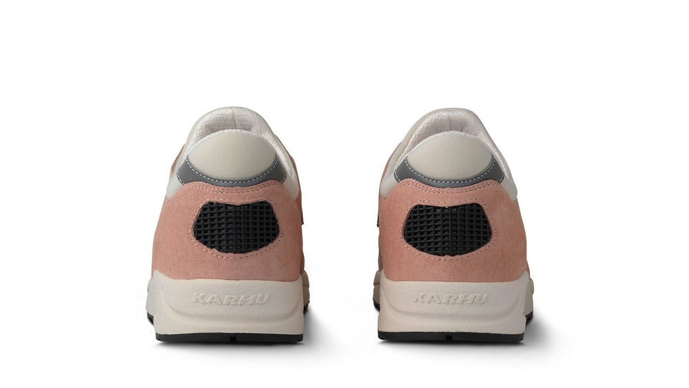 Aria 95 Cameo Rose / Blue Mirage - F803125 Lifestyle sneakers | Karhu near me