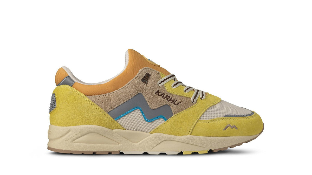 Aria 95 - Cream Gold / Warm Taupe | Karhu on sale