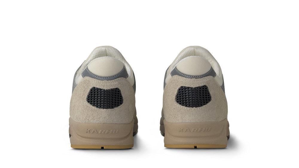 Aria 95 Mölkky pack Turtledove / Iceberg Green - Sneakers | Karhu for sale