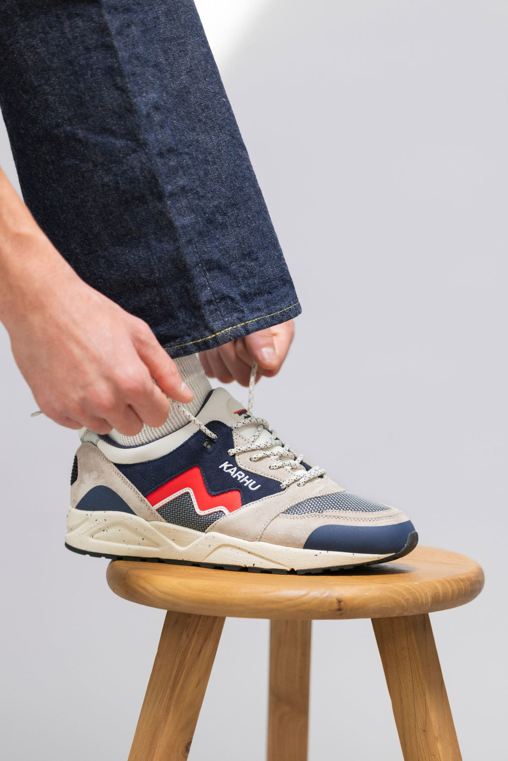 Aria 95 - Silver Lining / Fiery Red | Karhu US