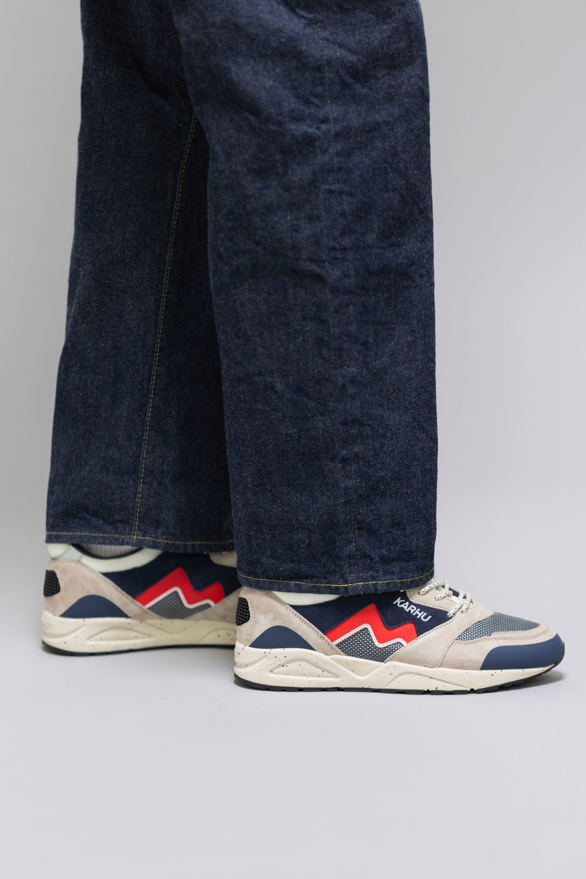 Aria 95 - Silver Lining / Fiery Red | Karhu US
