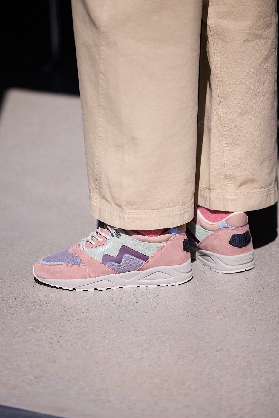 Aria 95 - Warm Taupe / Fig | Karhu outlet