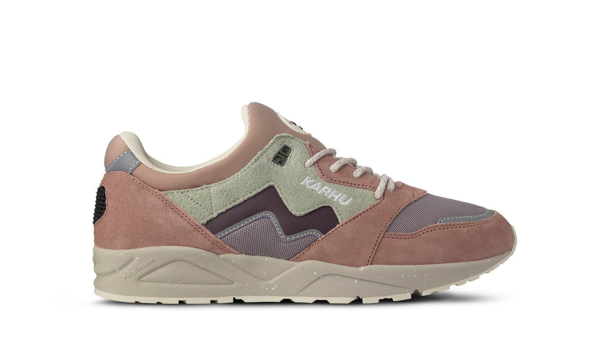 Aria 95 - Warm Taupe / Fig | Karhu outlet