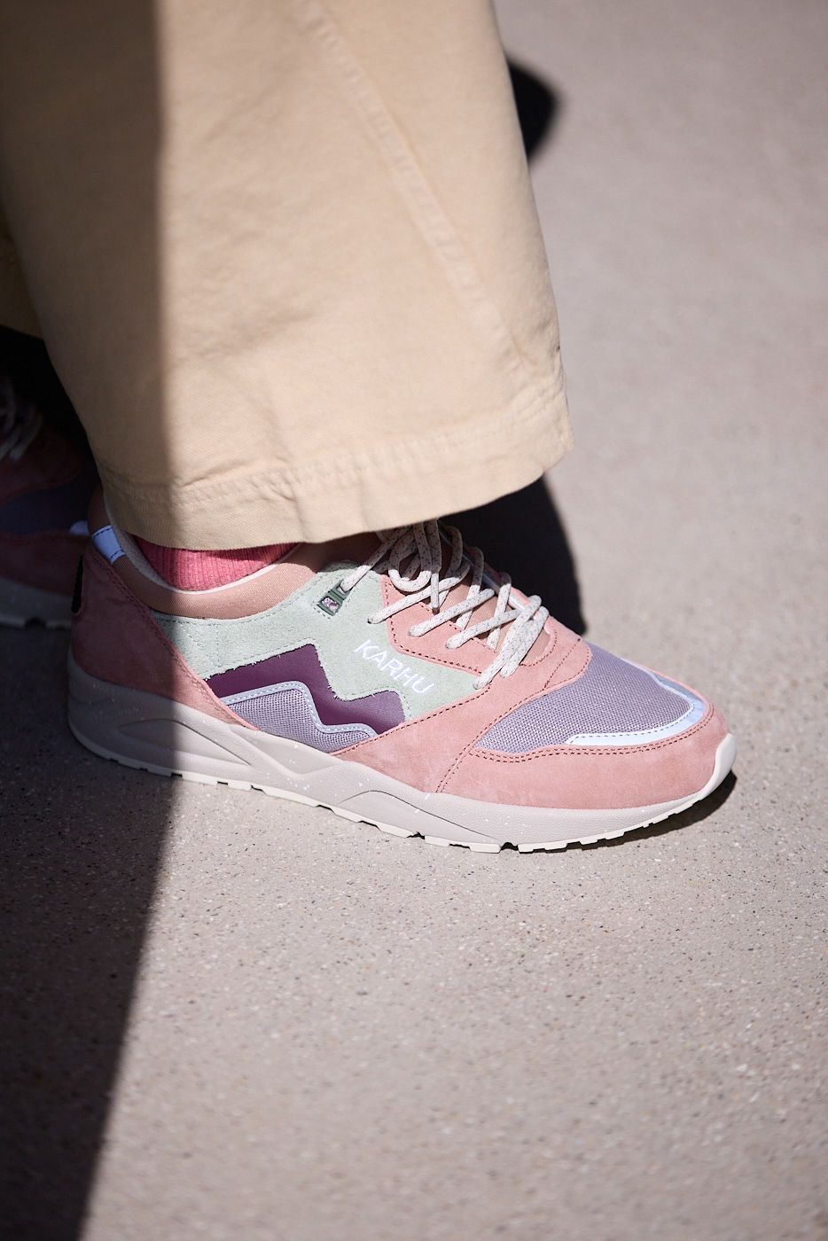 Aria 95 - Warm Taupe / Fig | Karhu outlet