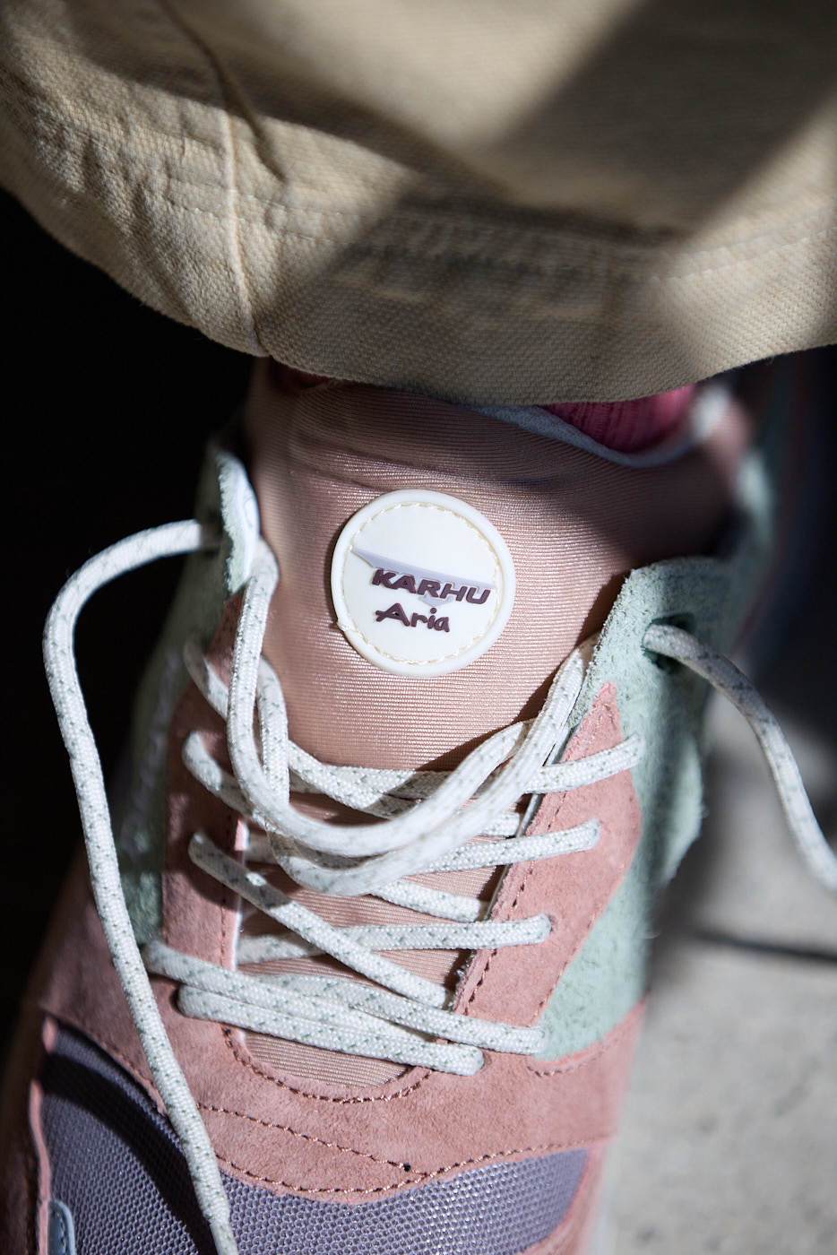 Aria 95 - Warm Taupe / Fig | Karhu outlet