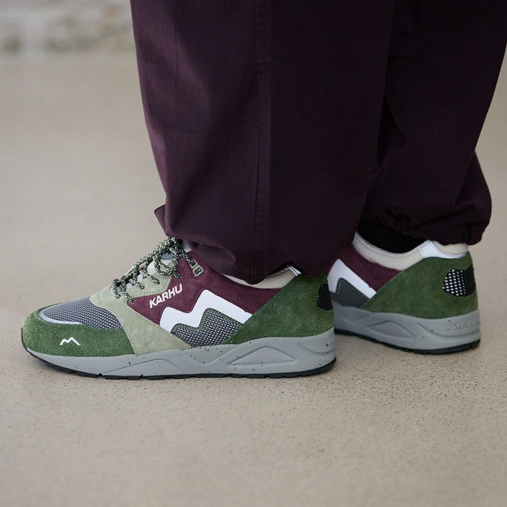 Aria 95 - Bronze Green / Fig | Karhu online