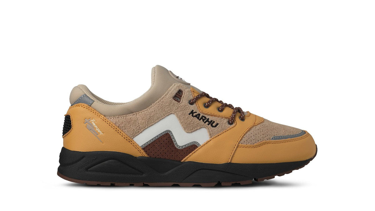 Aria 95 - Oak Buff / White | Karhu near me
