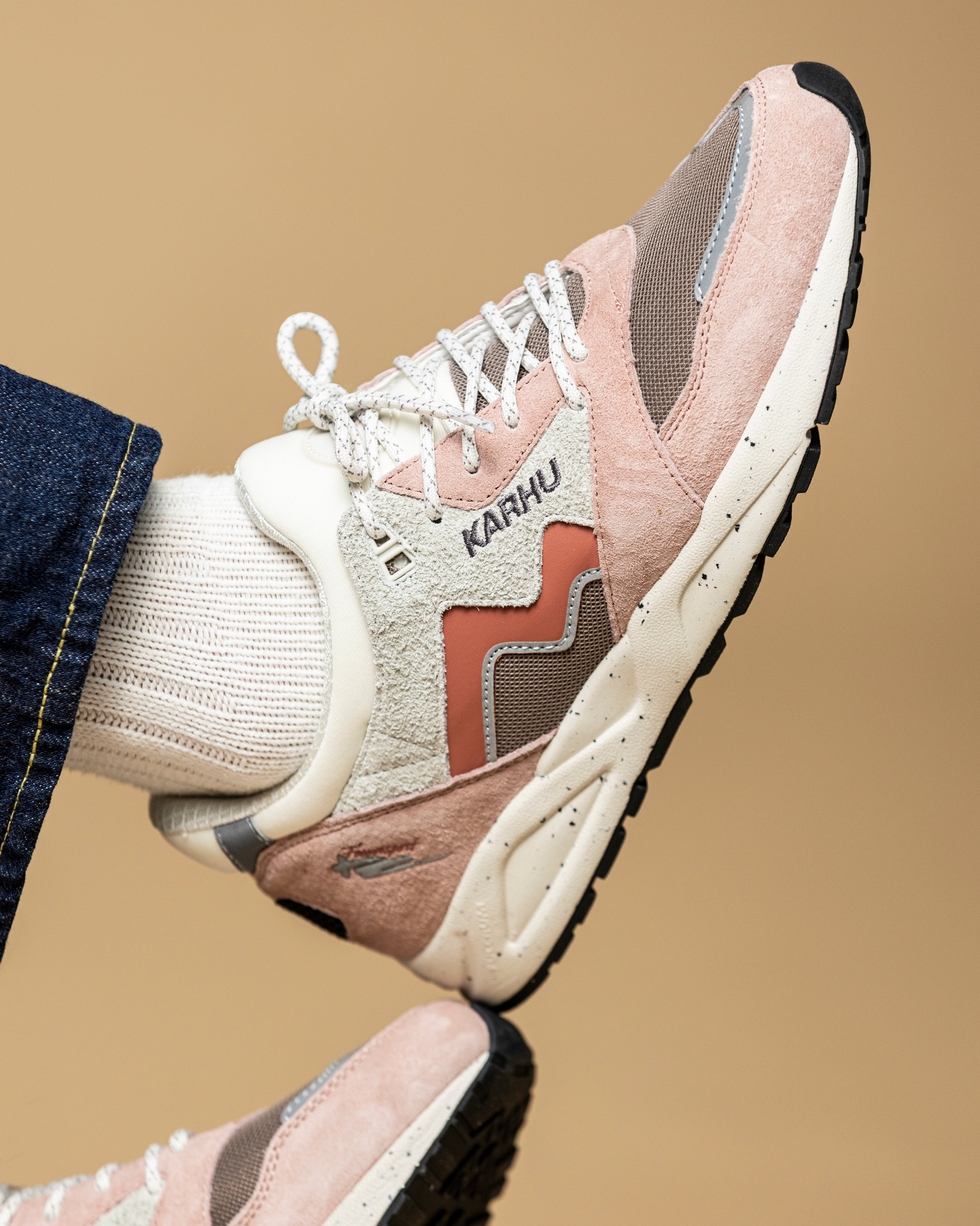 Aria 95 – Adobe Rose / Light Mahogany | Karhu for sale