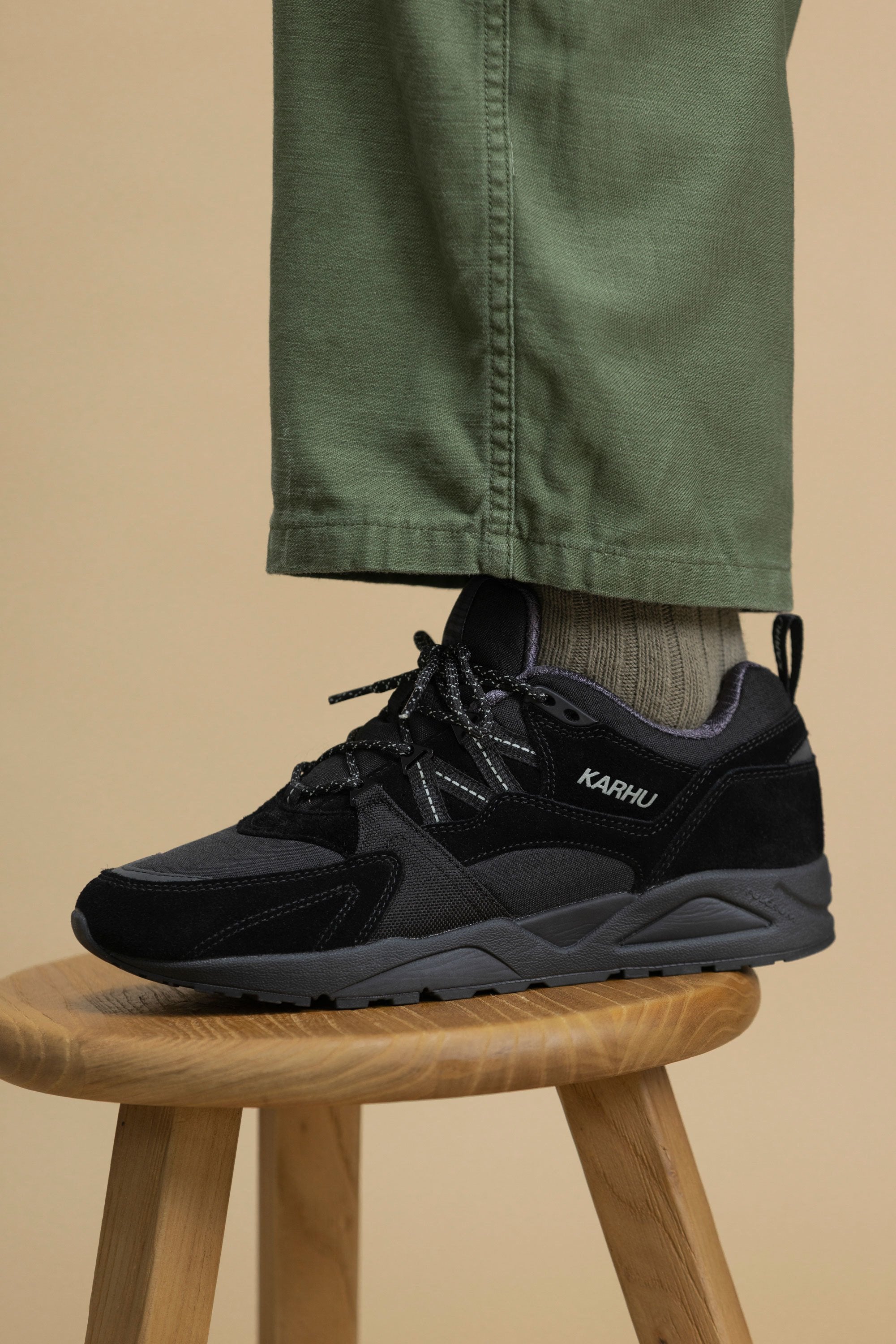 Fusion 2.0 – Jet Black / Nine Iron | Karhu US