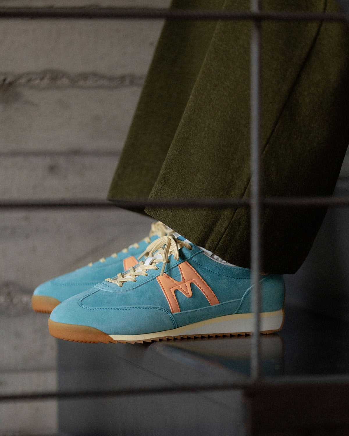 Mestari Delphinium Blue / Peach Fuzz | Karhu US