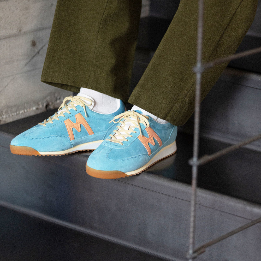 Mestari Delphinium Blue / Peach Fuzz | Karhu US