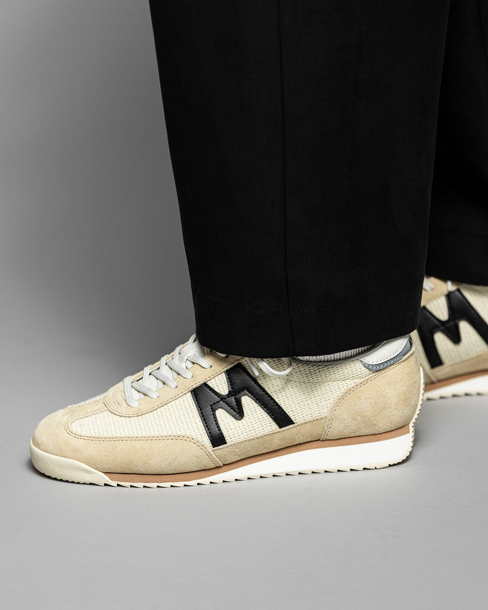 Mestari 76 Boulder / Jet Black - Lifestyle sneakers | Karhu near me