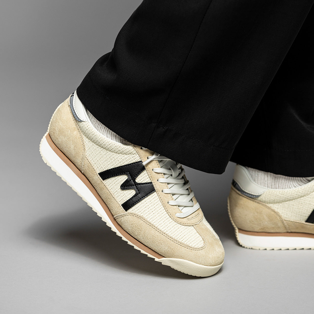 Mestari 76 Boulder / Jet Black - Lifestyle sneakers | Karhu near me