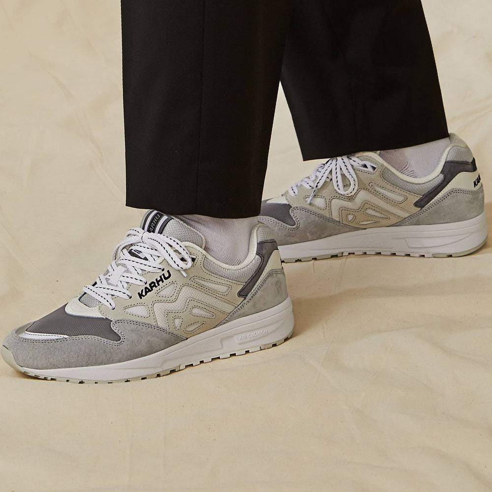 Legacy 96 – Dawn Blue / Bright White | Karhu US