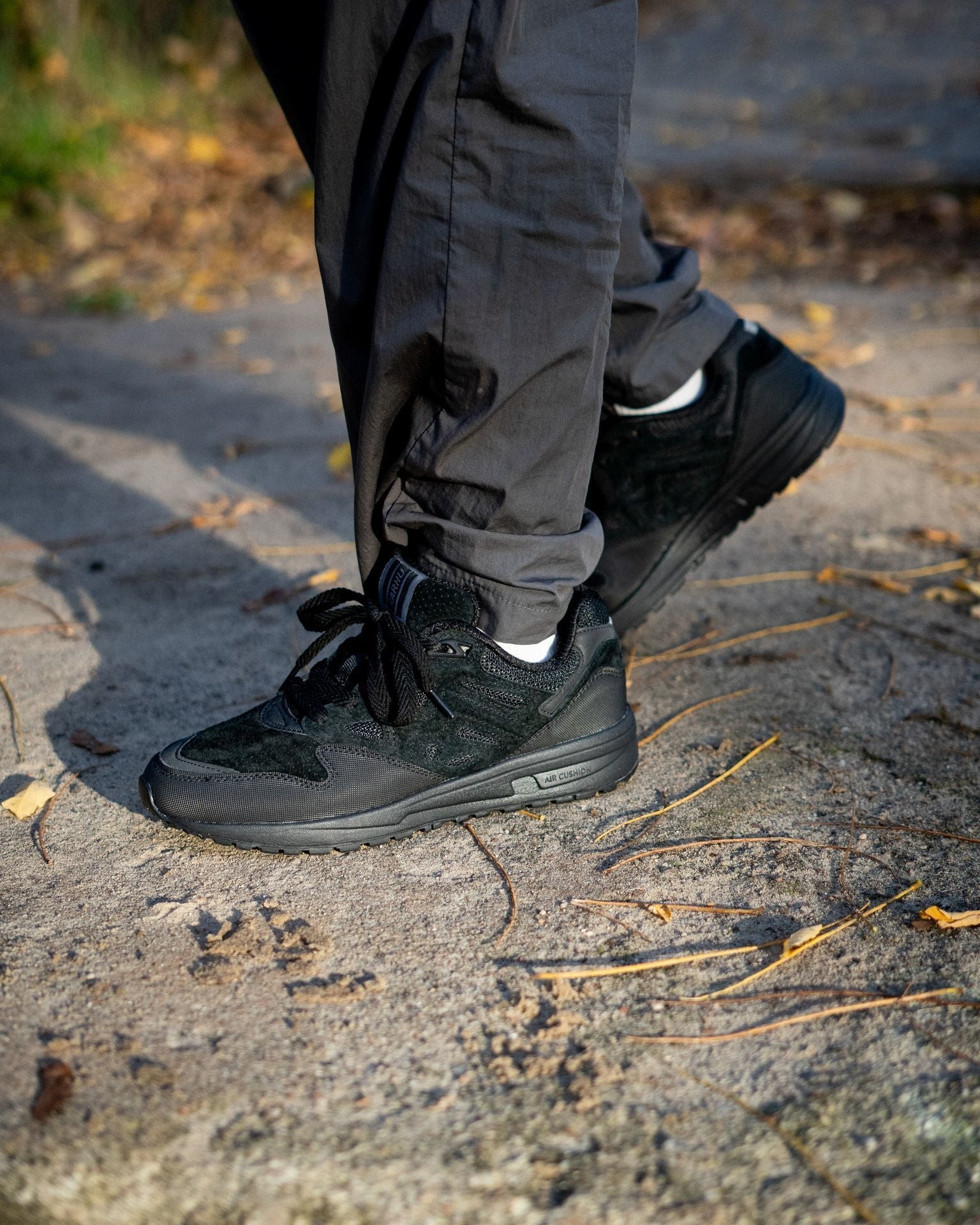 Legacy 96 - jet black / jet black | Karhu sale