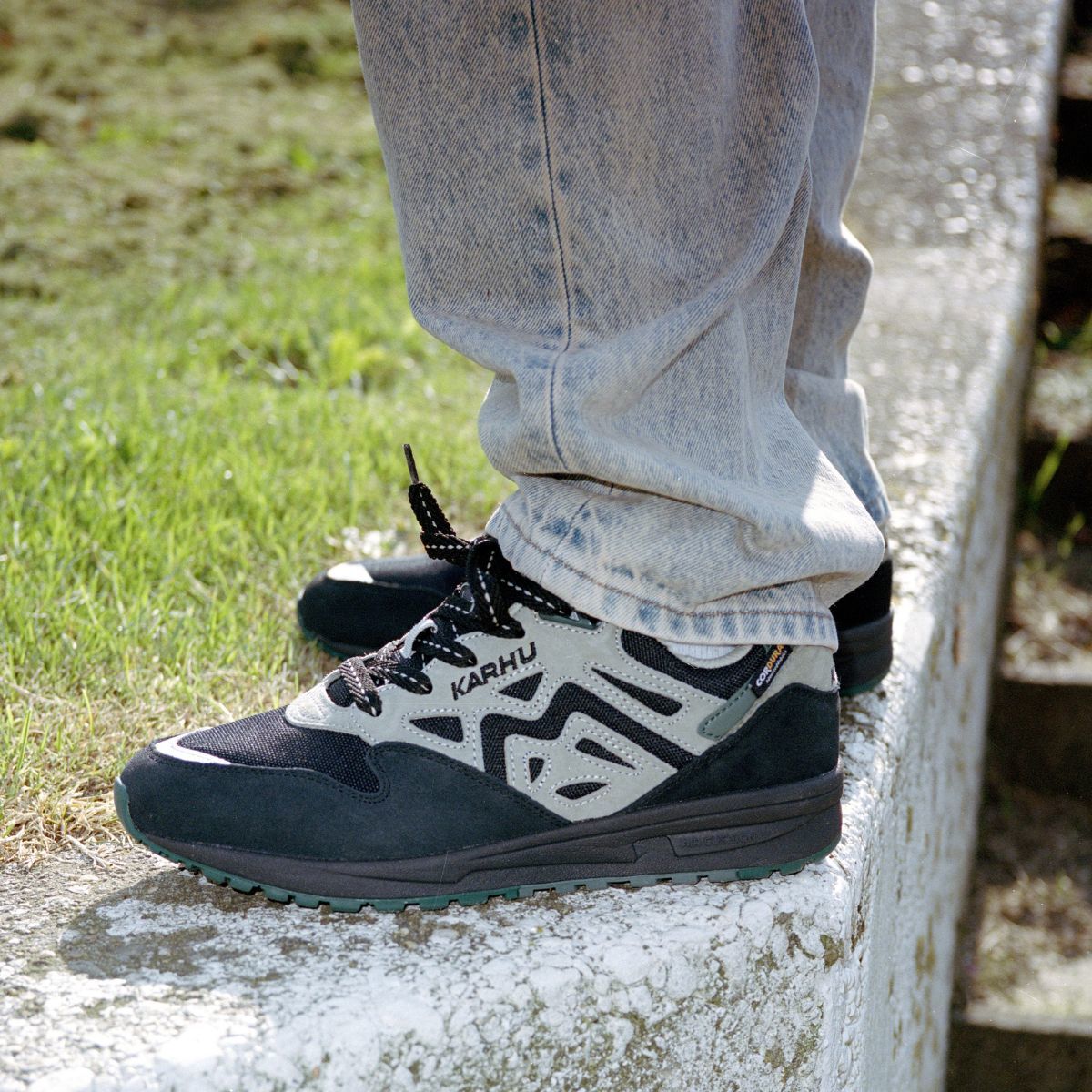 Legacy 96 - Caviar / Abbey Stone​ | Karhu on sale