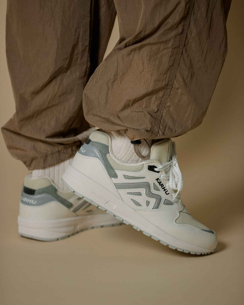 Legacy 96 Cloud Dancer / Limestone - F806083 Lifestyle sneakers | Karhu on sale
