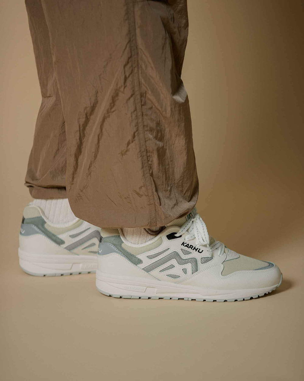 Legacy 96 Cloud Dancer / Limestone - F806083 Lifestyle sneakers | Karhu on sale