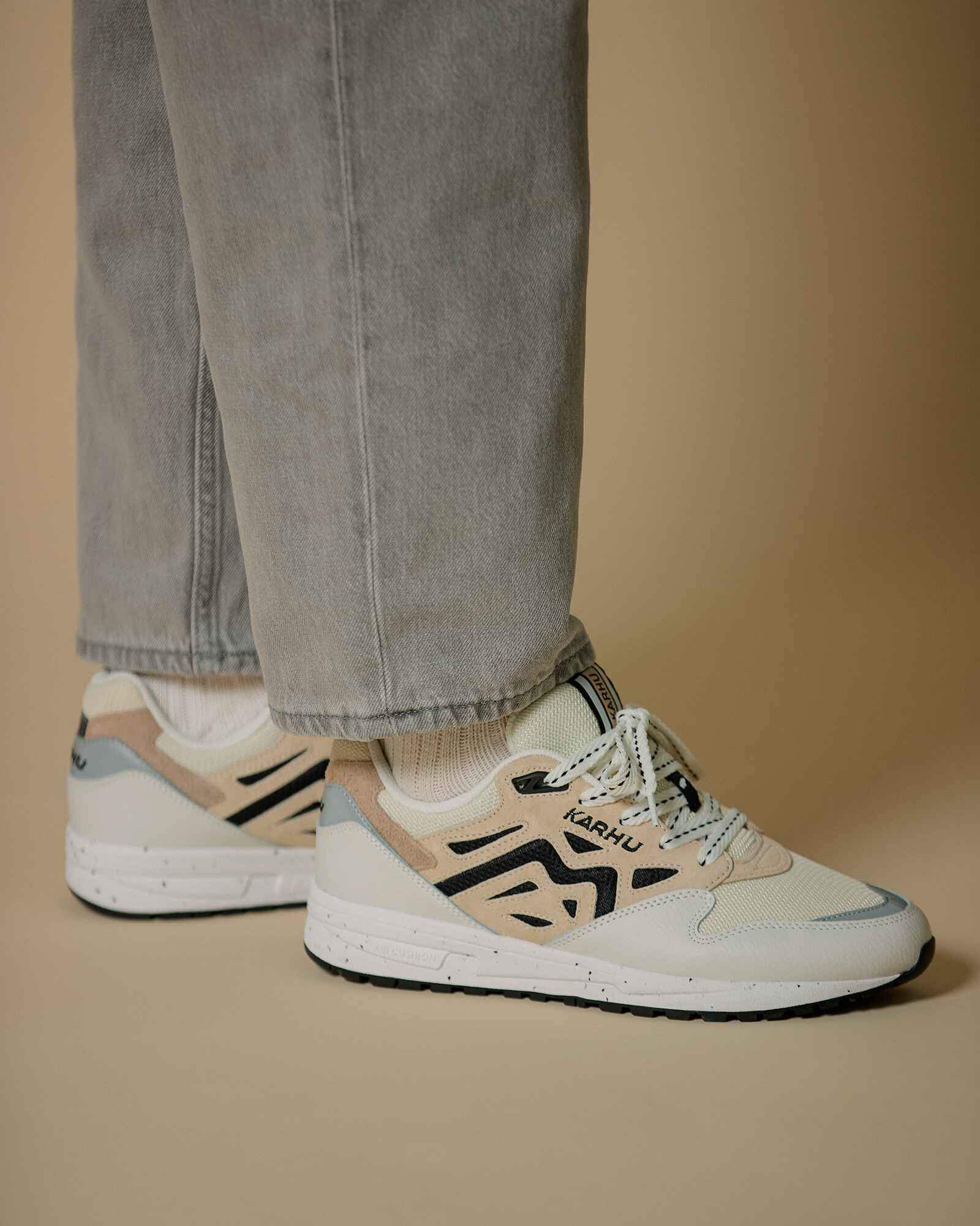 Legacy 96 Blanc de Blanc / Wood Ash - F806084 Lifestyle sneakers | Karhu discount