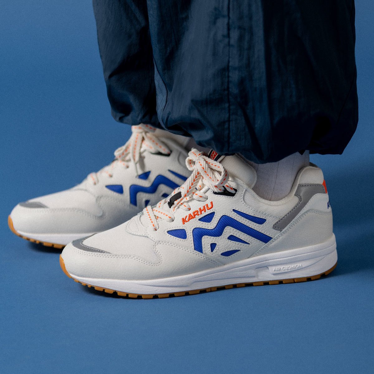 Legacy 96 – Blanc de Blanc / Dazzling Blue | Karhu for sale