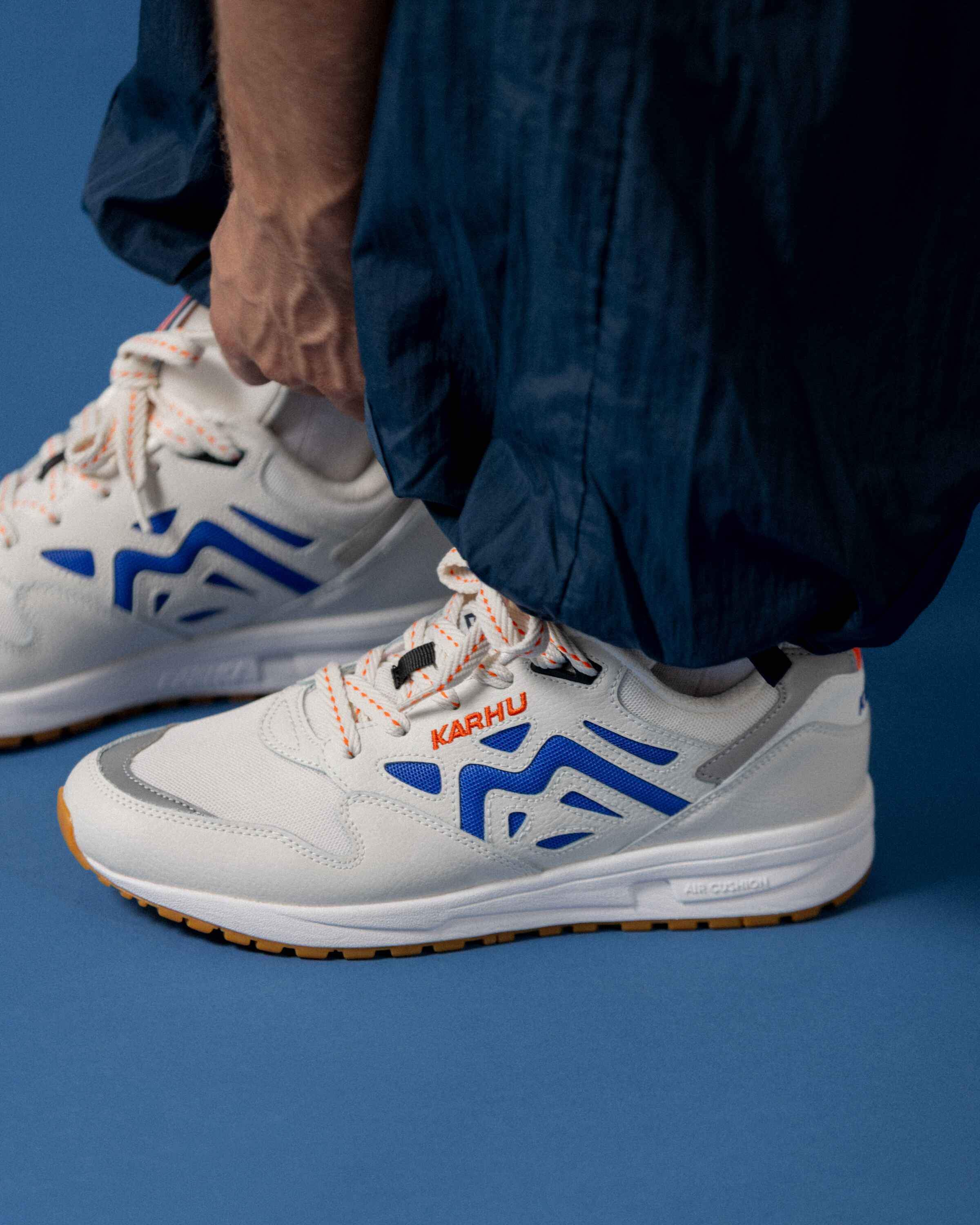 Legacy 96 – Blanc de Blanc / Dazzling Blue | Karhu for sale