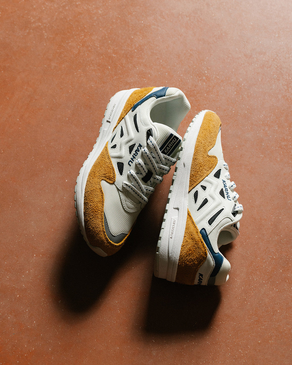 Legacy 96 – Pumpkin Spice / Bright White | Karhu on sale