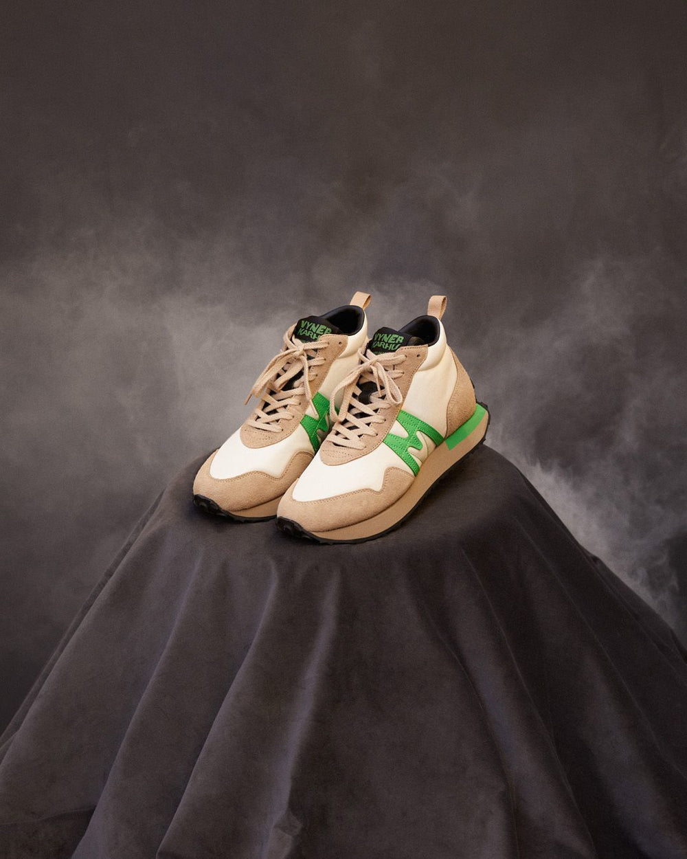 Karhu vyner ''m-runner'' - smoke gray / snow white | Karhu for sale