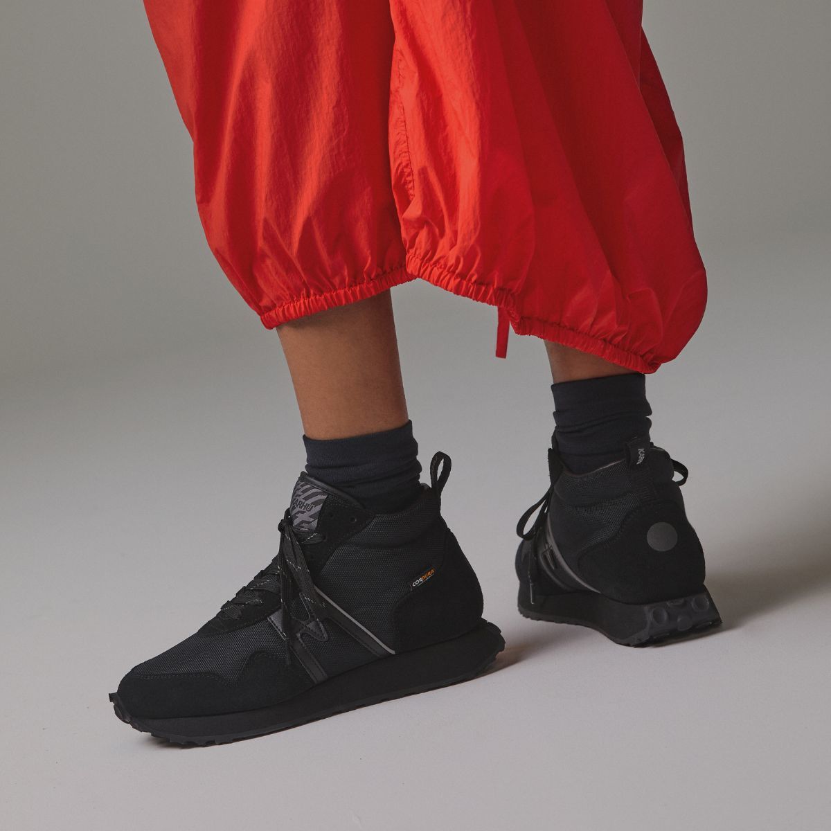 M-Runner - Caviar / Caviar | Karhu on sale