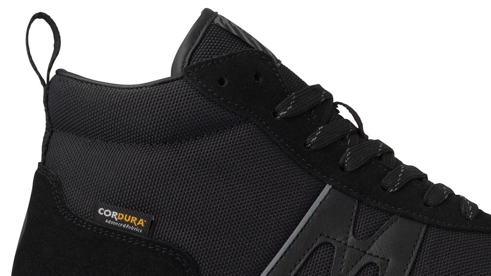 M-Runner - Caviar / Caviar | Karhu on sale