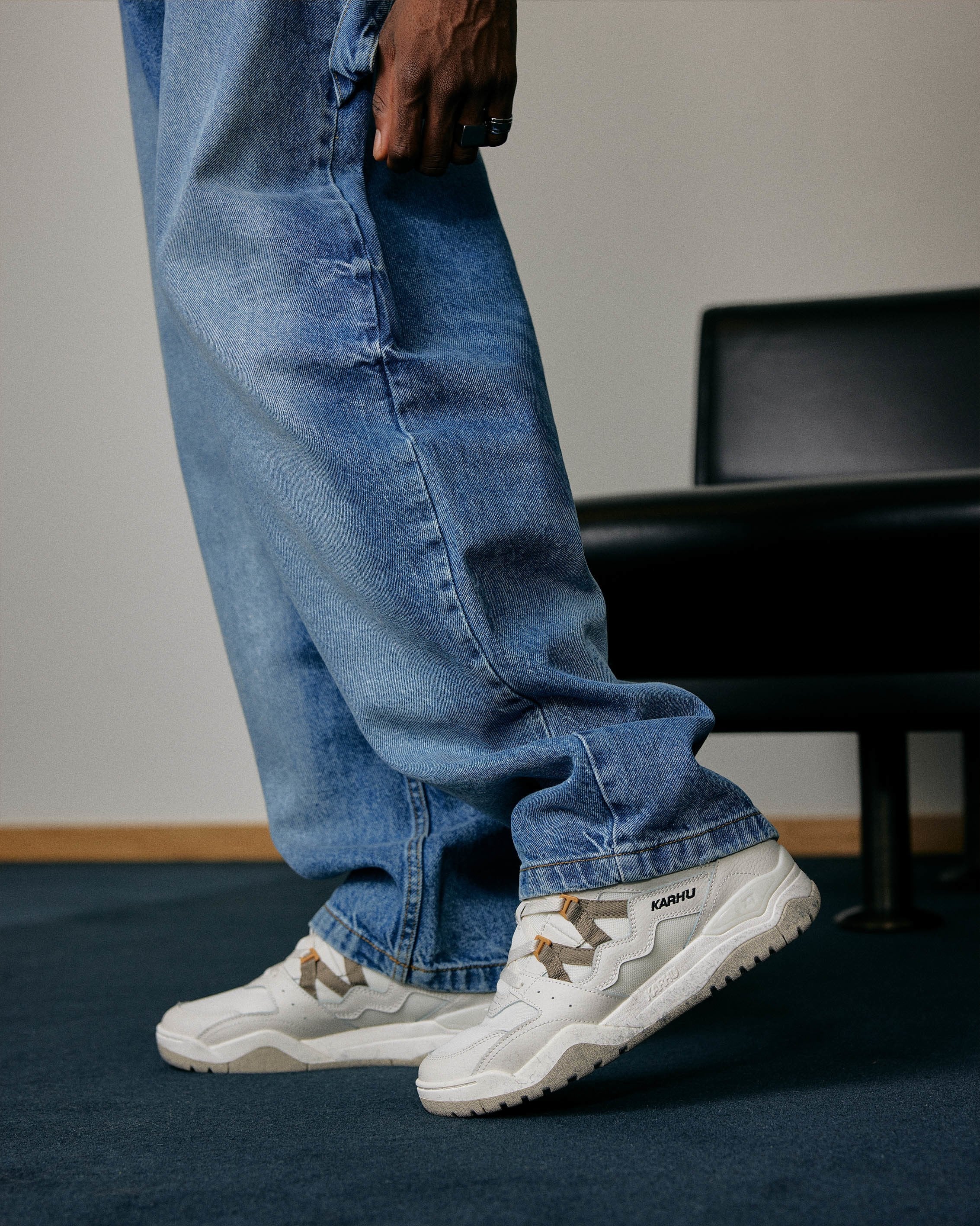 Fusion XT – Blanc de Blanc / Vintage Khaki | Karhu on sale