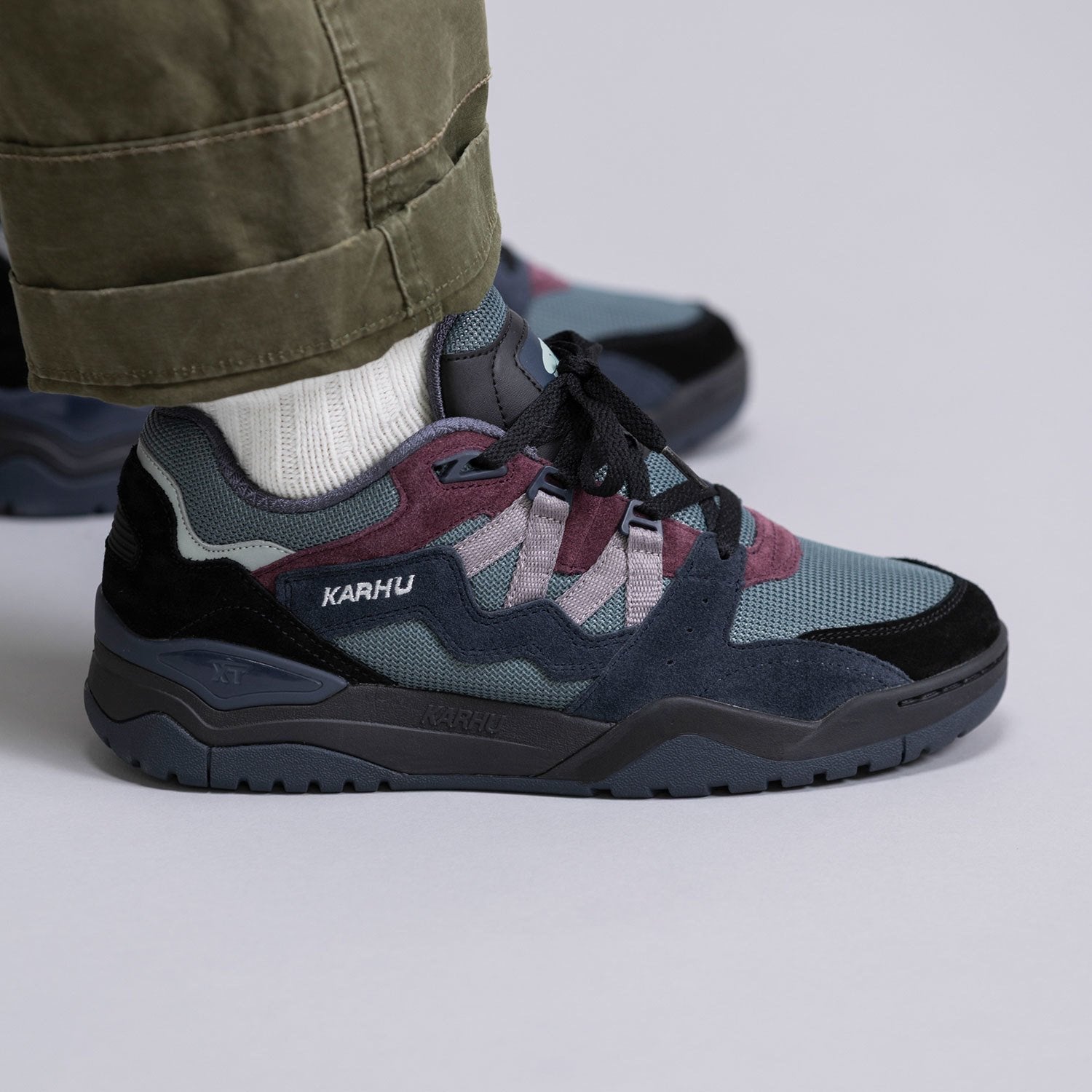 Fusion XT Jet Black / Gull - Lifestyle sneakers | Karhu US