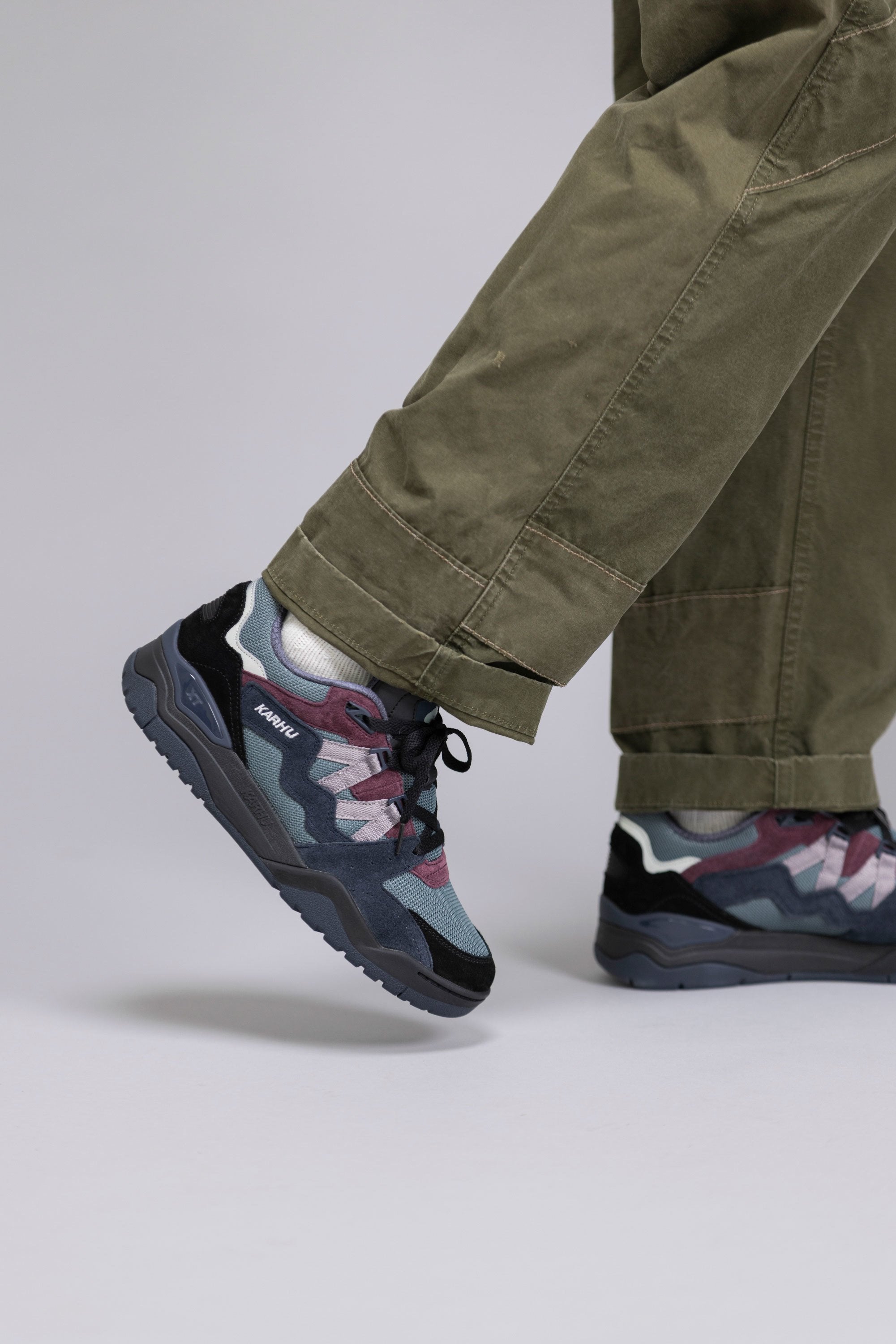 Fusion XT Jet Black / Gull - Lifestyle sneakers | Karhu US