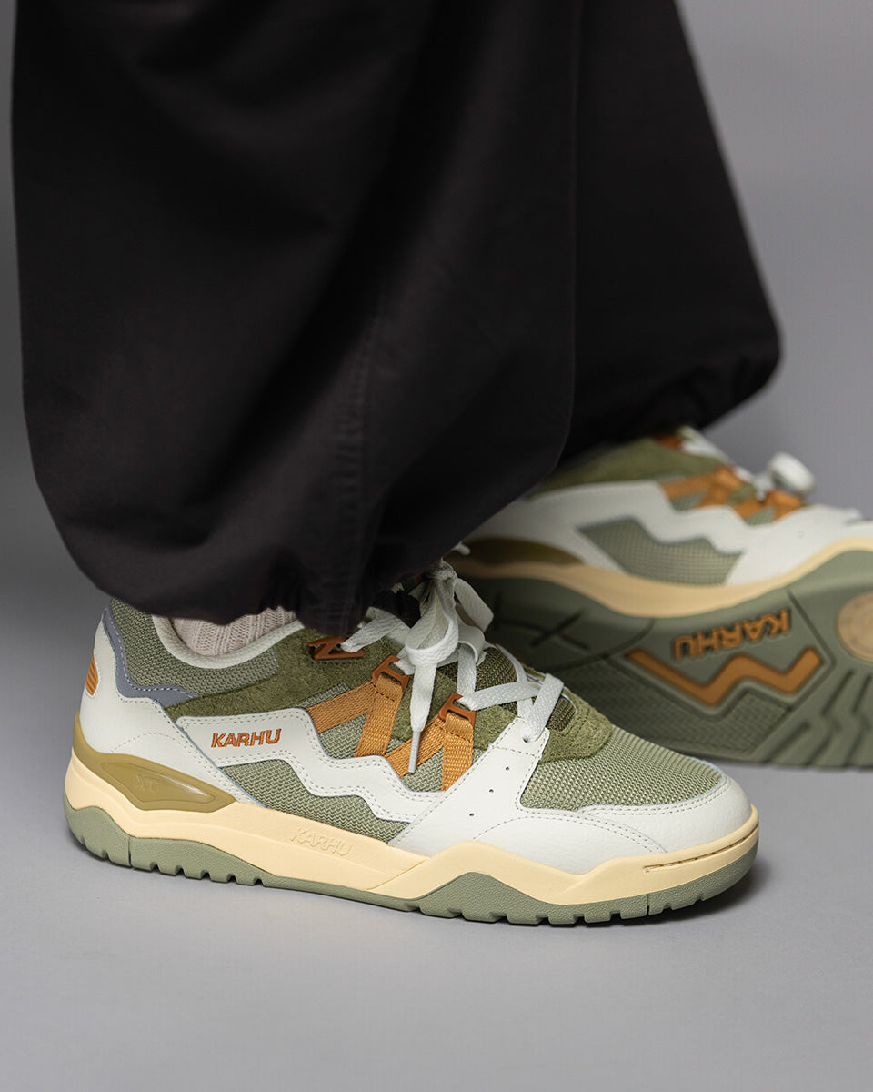 Fusion XT Icicle / Oak Buff - Lifestyle sneakers | Karhu on sale