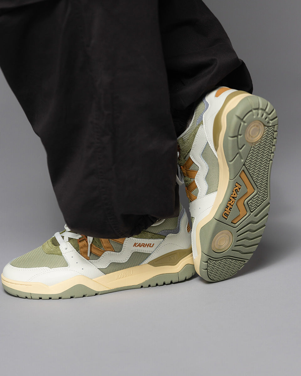 Fusion XT Icicle / Oak Buff - Lifestyle sneakers | Karhu on sale